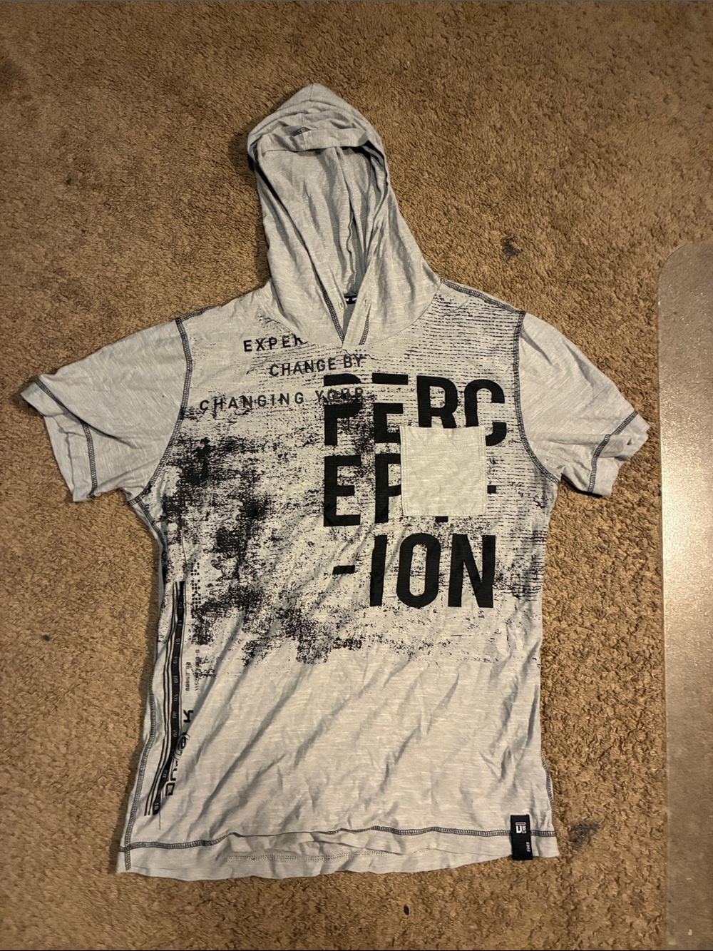 White perc Short-Sleeve Hooded Graphic Tee